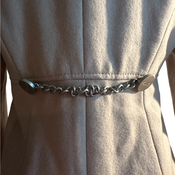 ❄️ Kenneth Cole Tan Coat 60% Wool - with branded buttons Size 8P - Picture 11 of 15